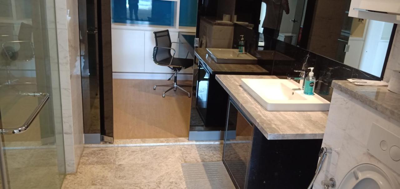 The Platinum Klcc Suites By Whitfield Куала Лумпур Екстериор снимка